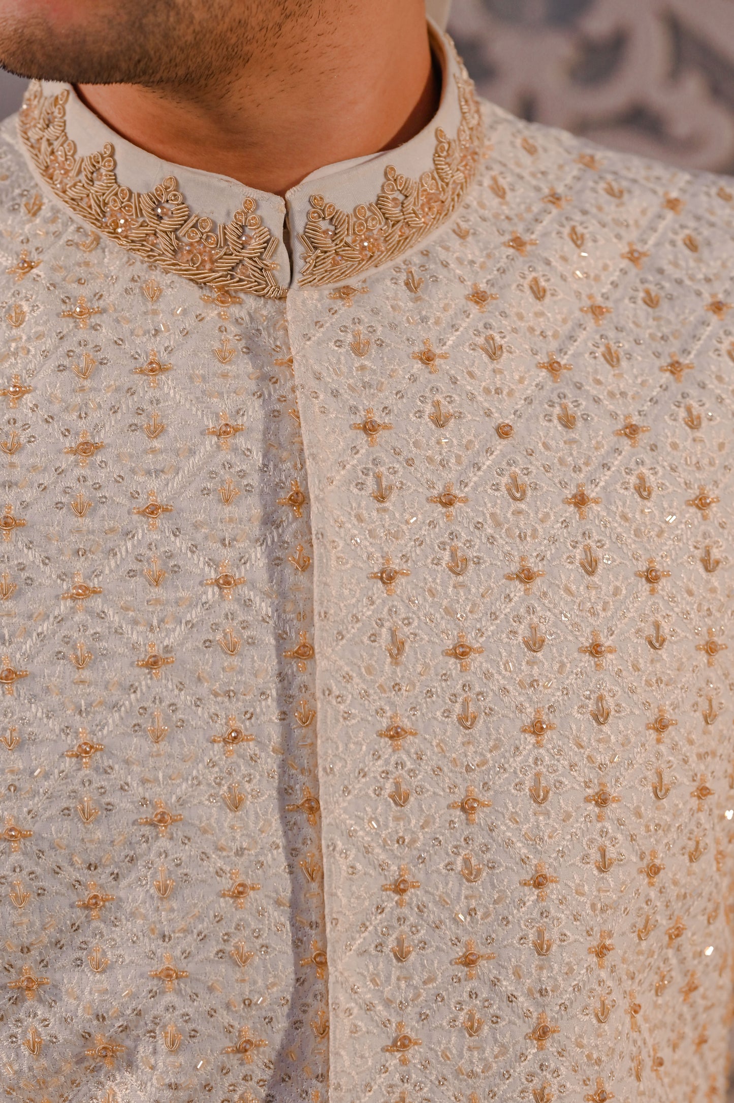 Raheel Qadir – Offwhite Embroidered Sherwani