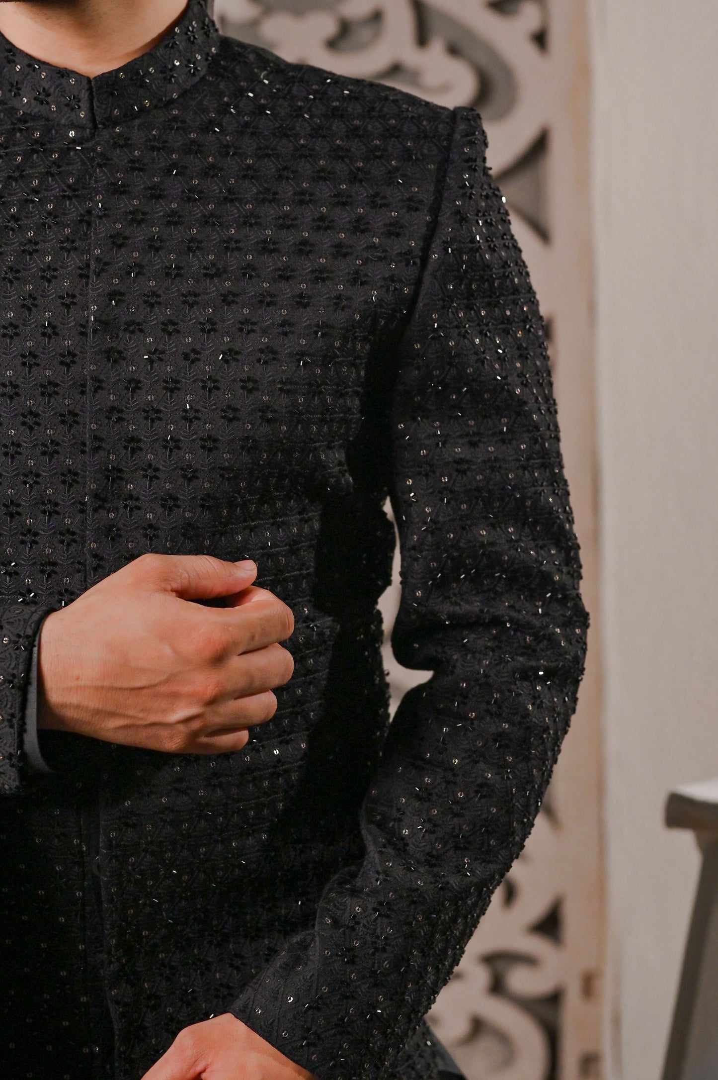 Raheel Qadir – Black Embroidered Sherwani
