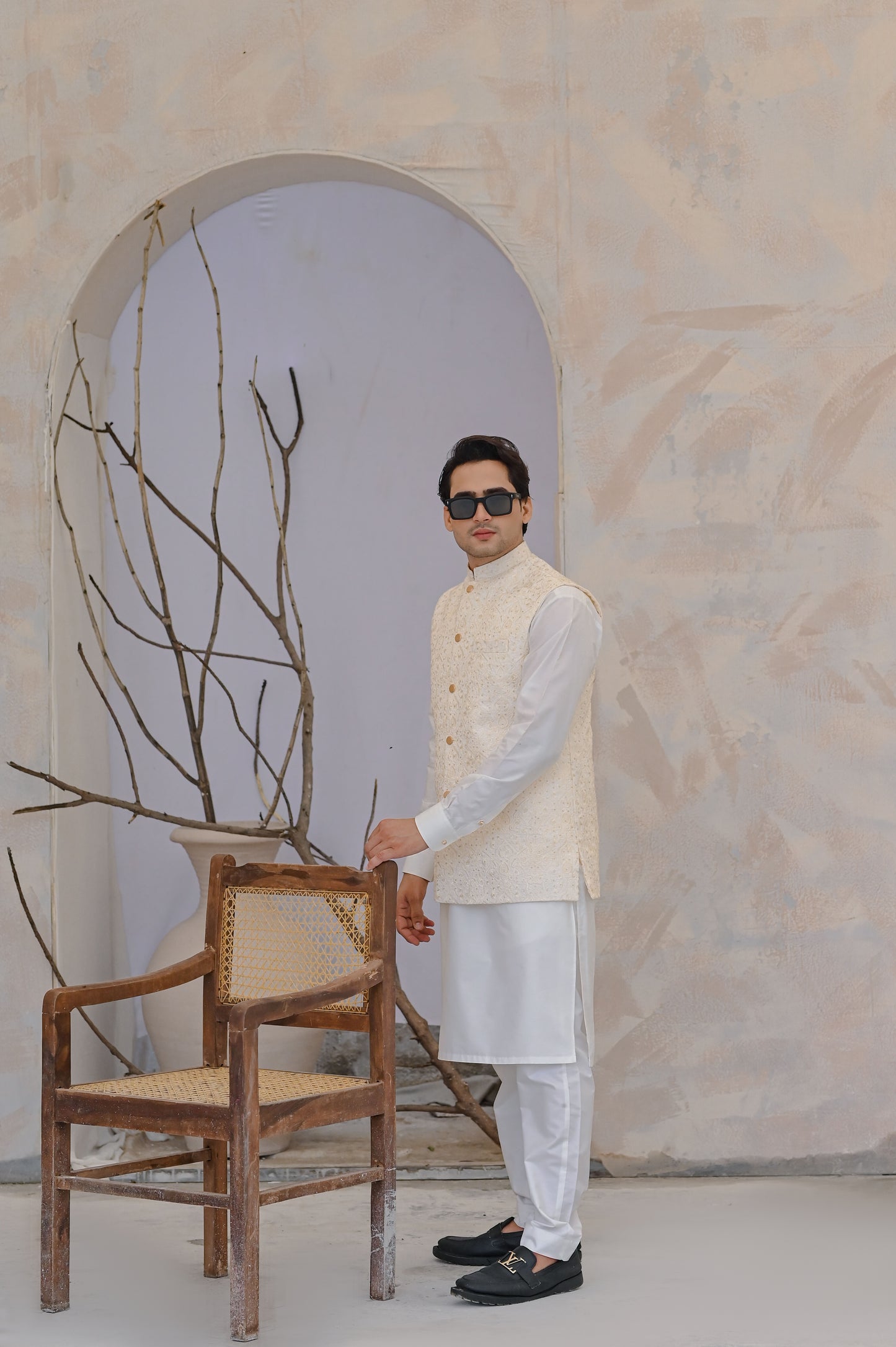 Raheel Qadir – Off-White Cotton Silk Kurta Pajama with Cream Embroidered Waistcoat