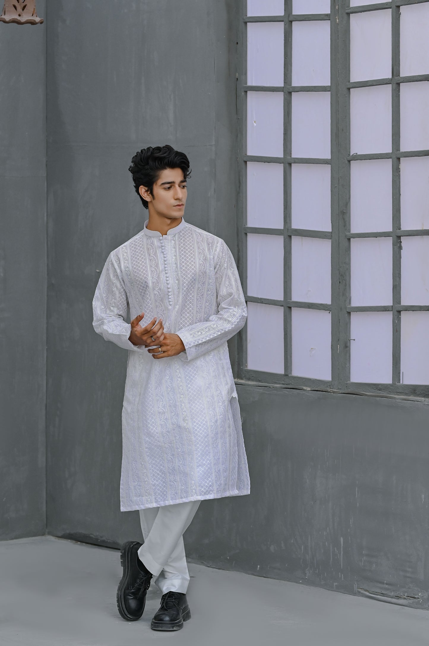 Raheel Qadir – White Embroidered Kurta Pajama