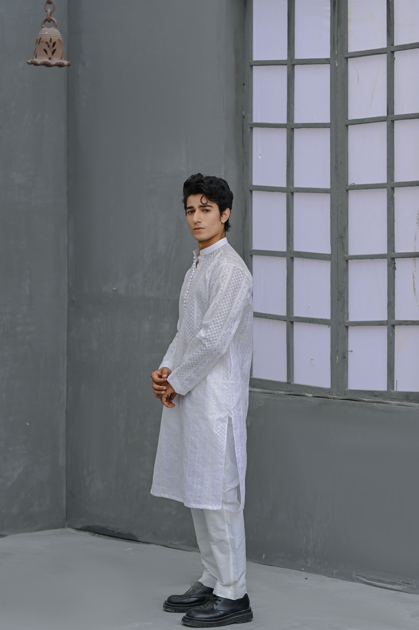 Raheel Qadir – White Embroidered Kurta Pajama