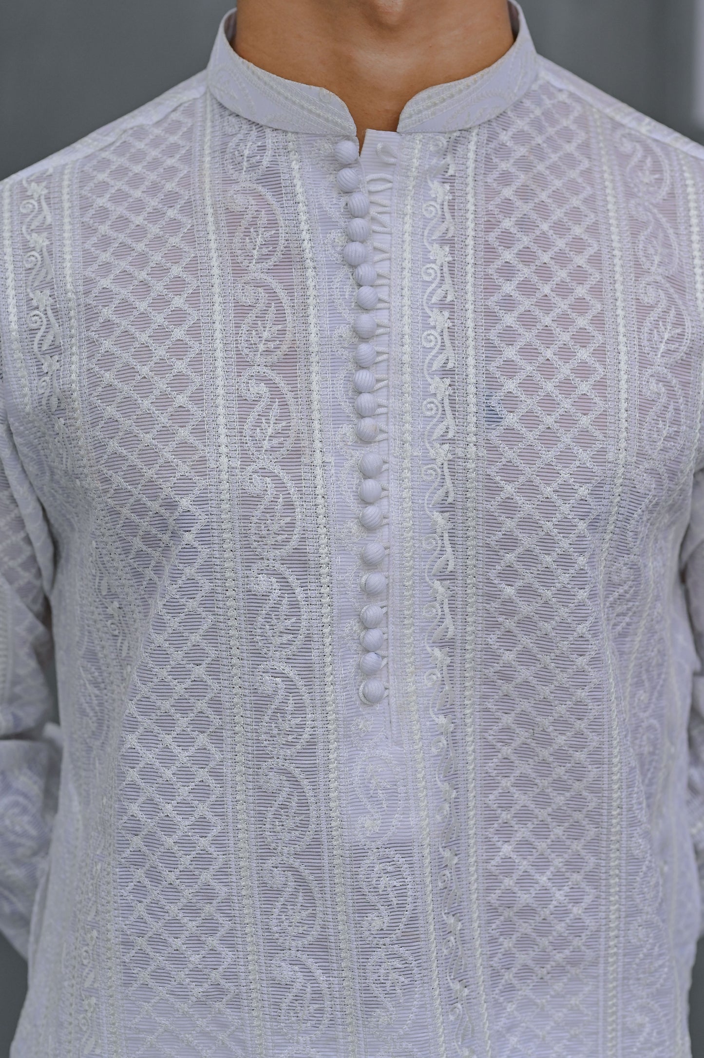 Raheel Qadir – White Embroidered Kurta Pajama
