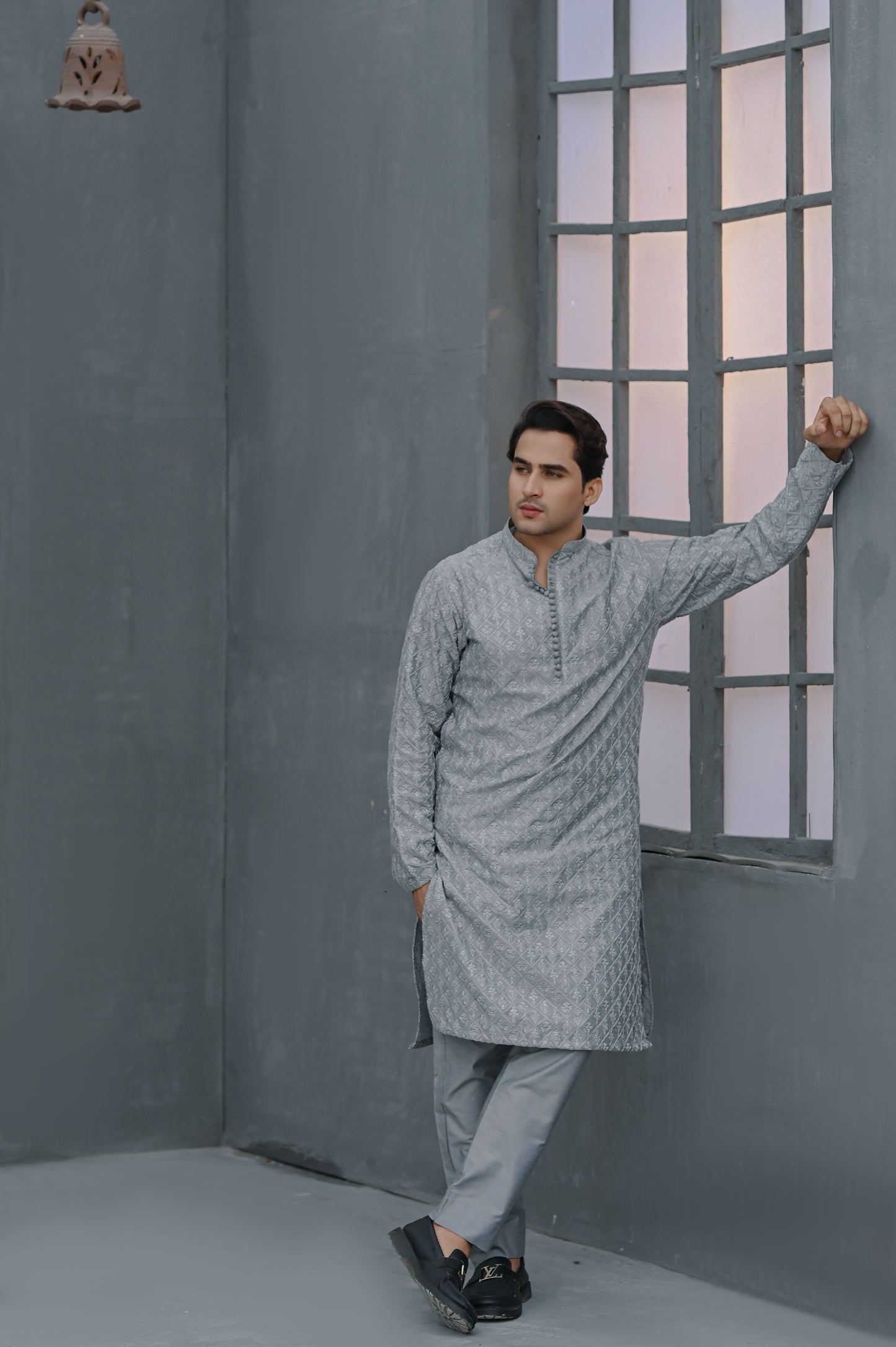 Raheel Qadir – Gray Embroidered Kurta Pajama