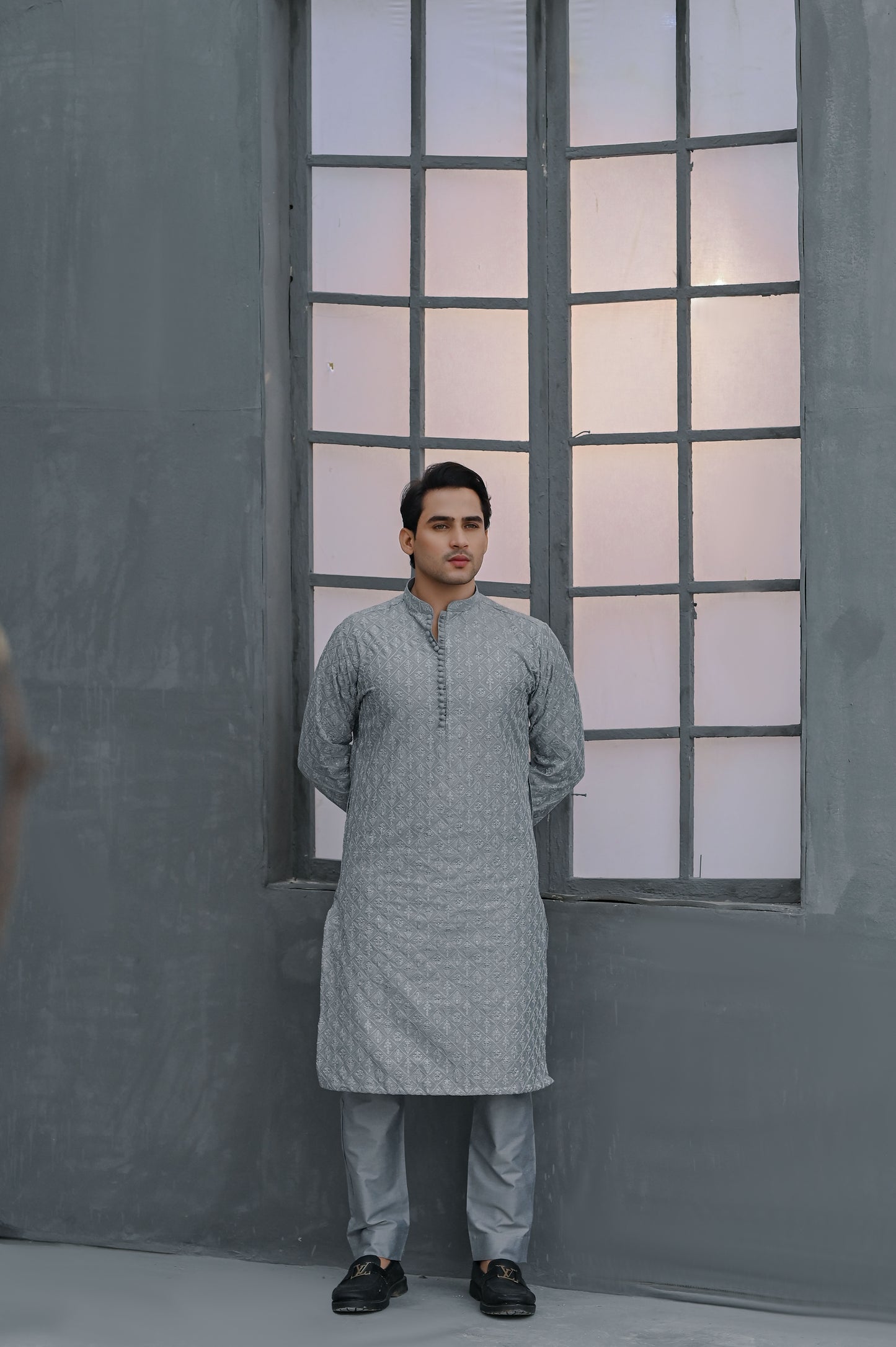 Raheel Qadir – Gray Embroidered Kurta Pajama