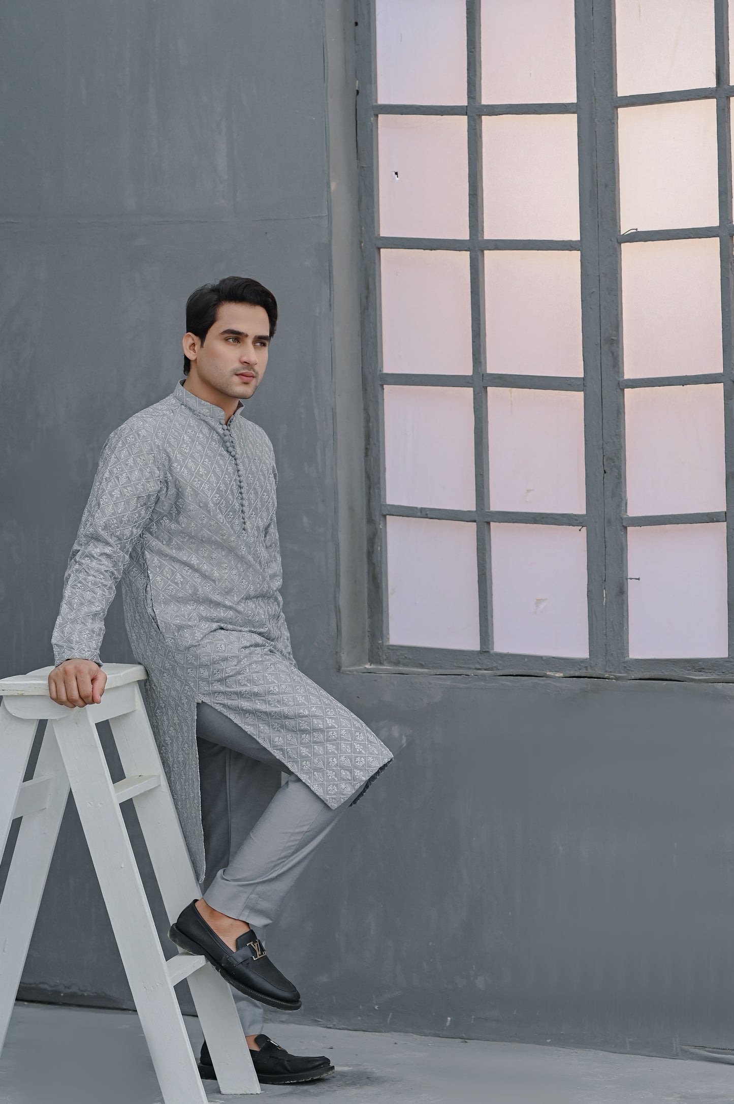 Raheel Qadir – Gray Embroidered Kurta Pajama