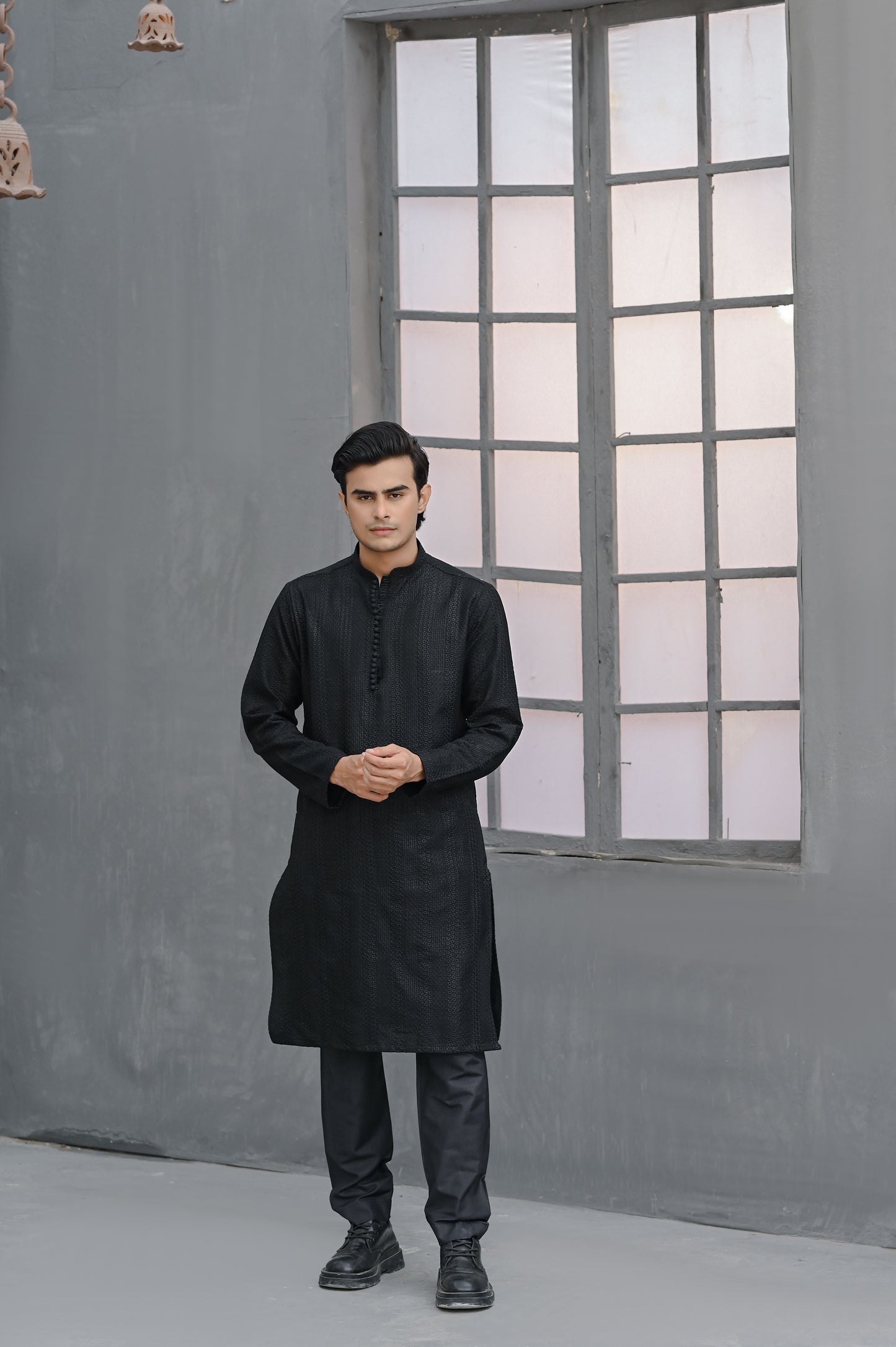 Raheel Qadir – Black Embroidered Kurta Pajama