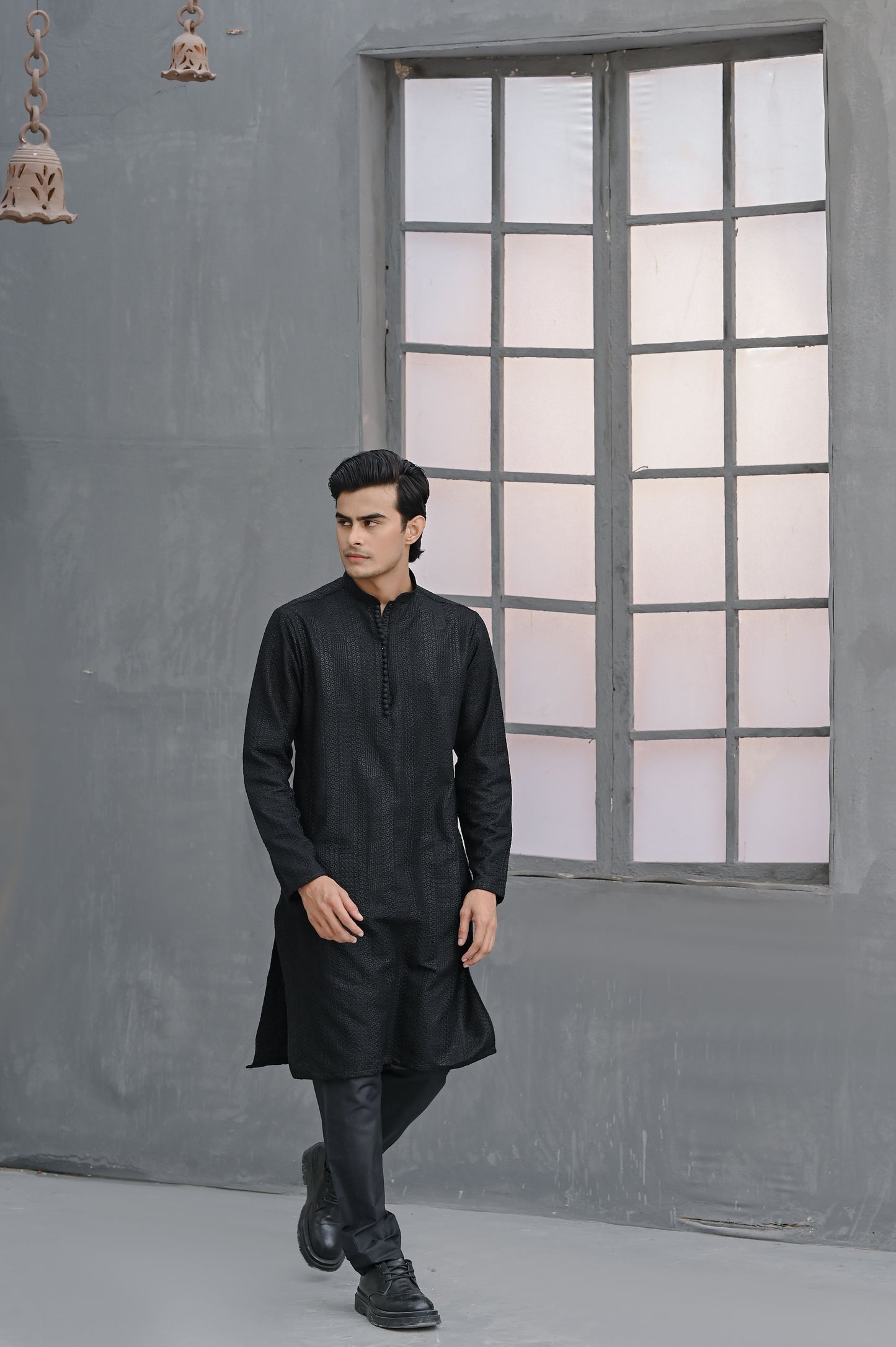 Raheel Qadir – Black Embroidered Kurta Pajama