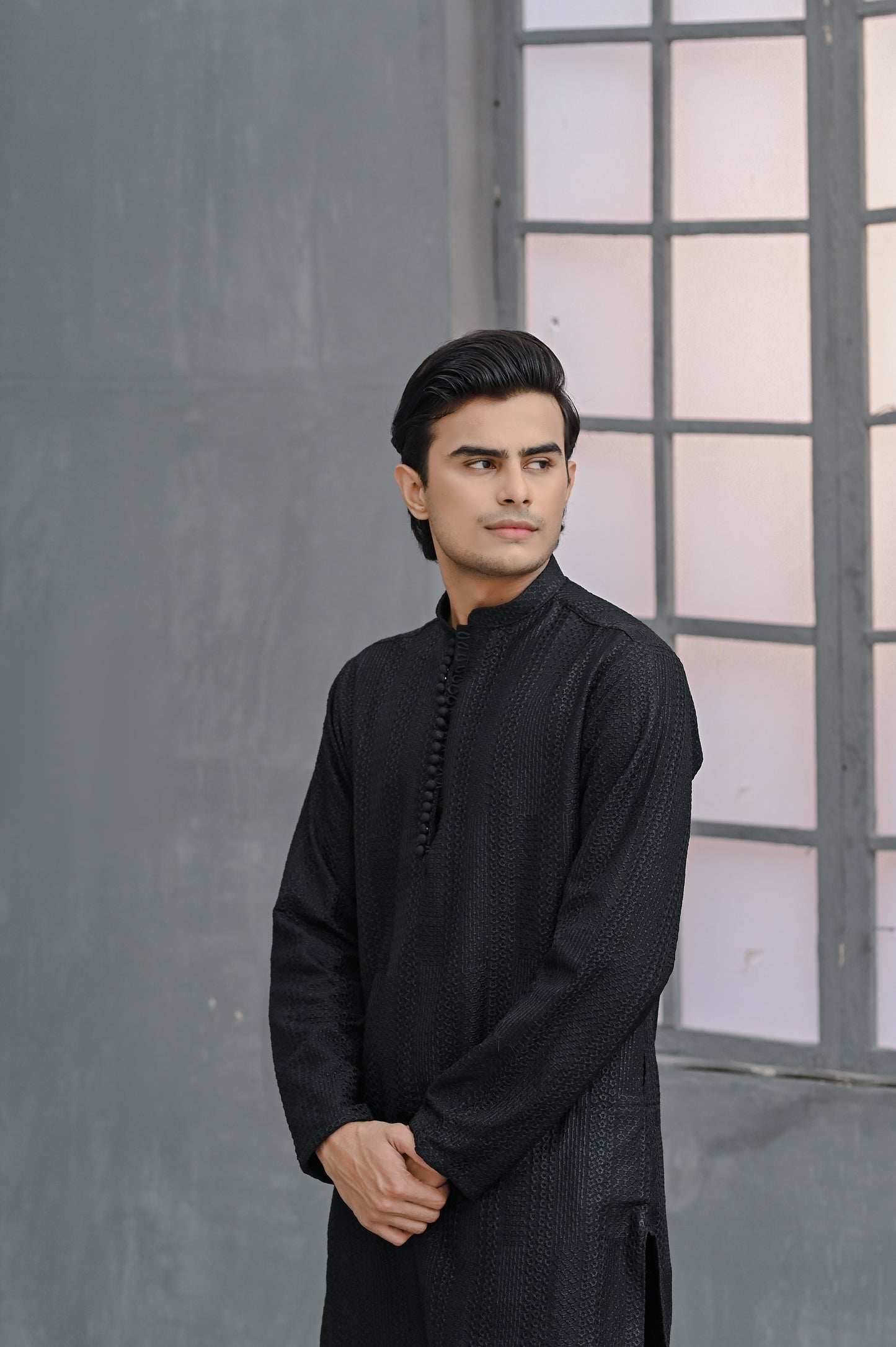 Raheel Qadir – Black Embroidered Kurta Pajama