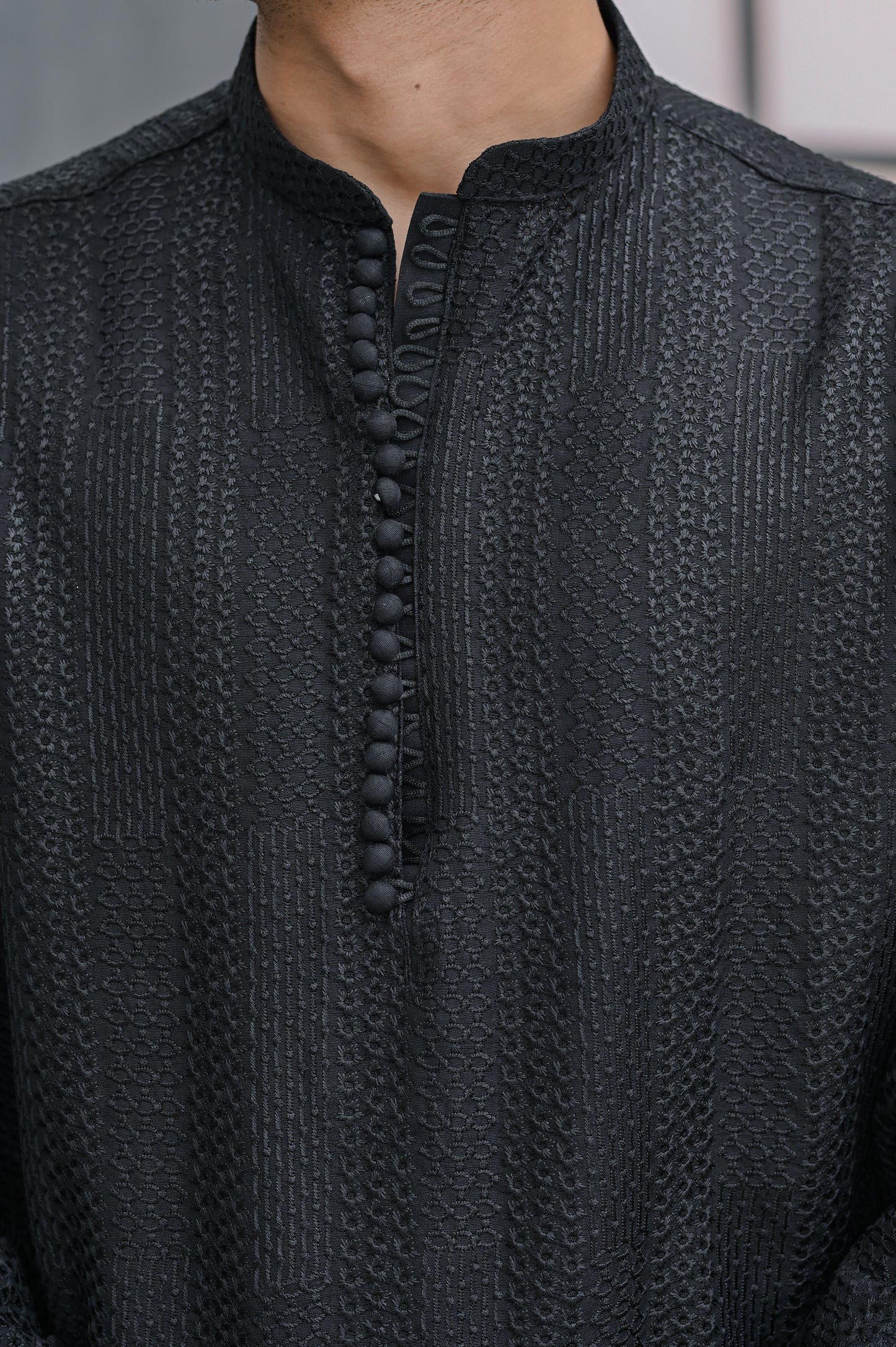 Raheel Qadir – Black Embroidered Kurta Pajama