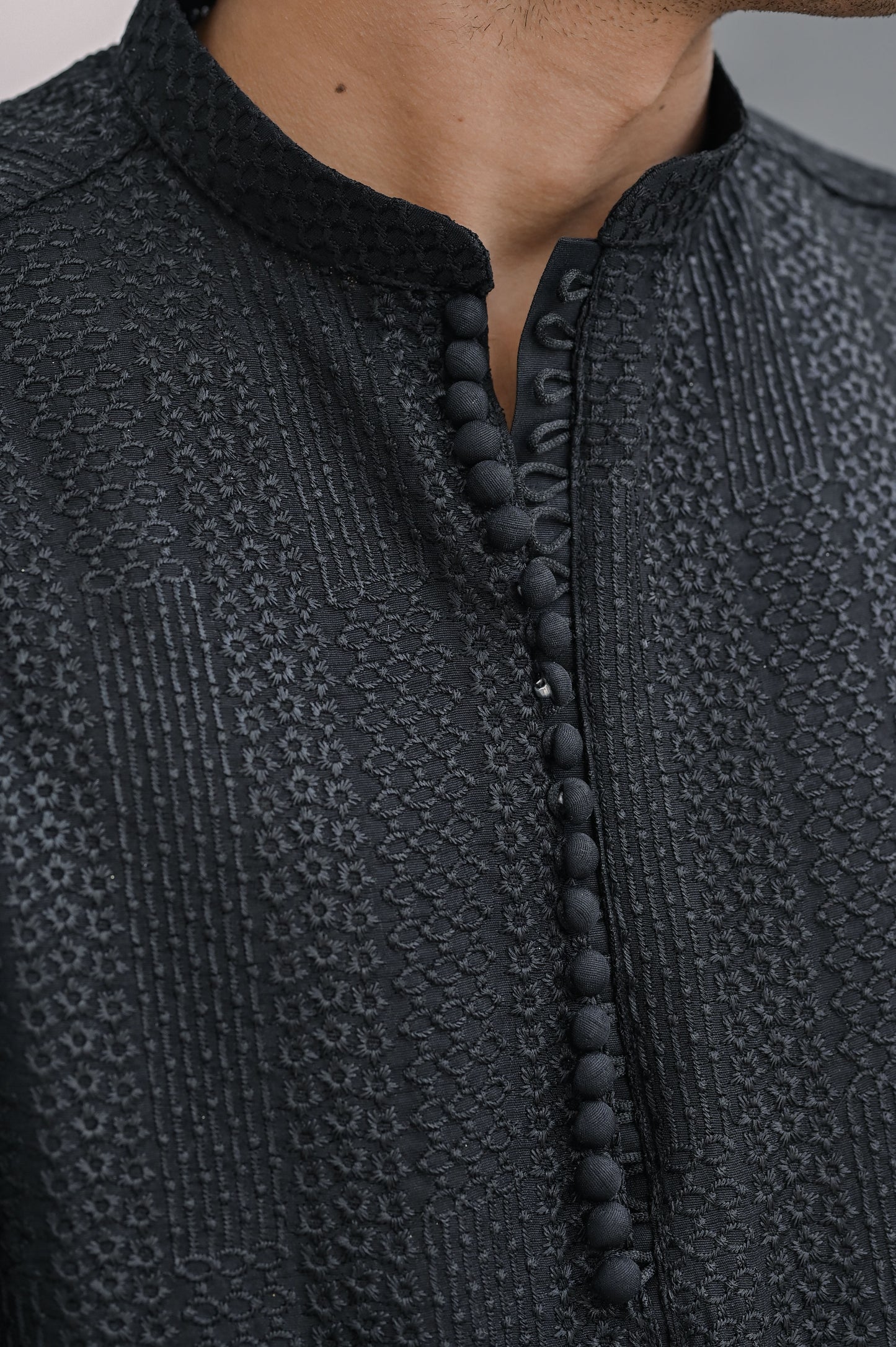 Raheel Qadir – Black Embroidered Kurta Pajama