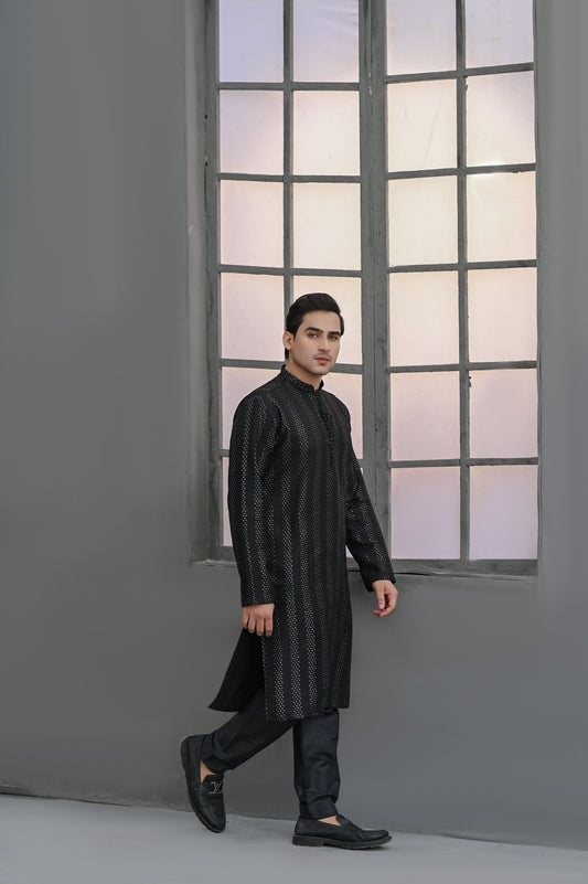 Raheel Qadir – Black Embroidered Kurta Pajama