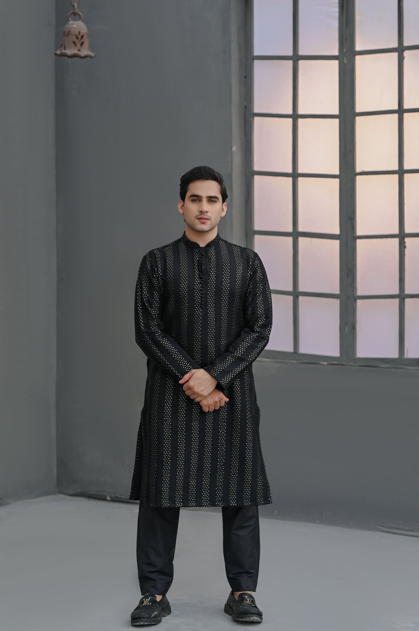 Raheel Qadir – Black Embroidered Kurta Pajama