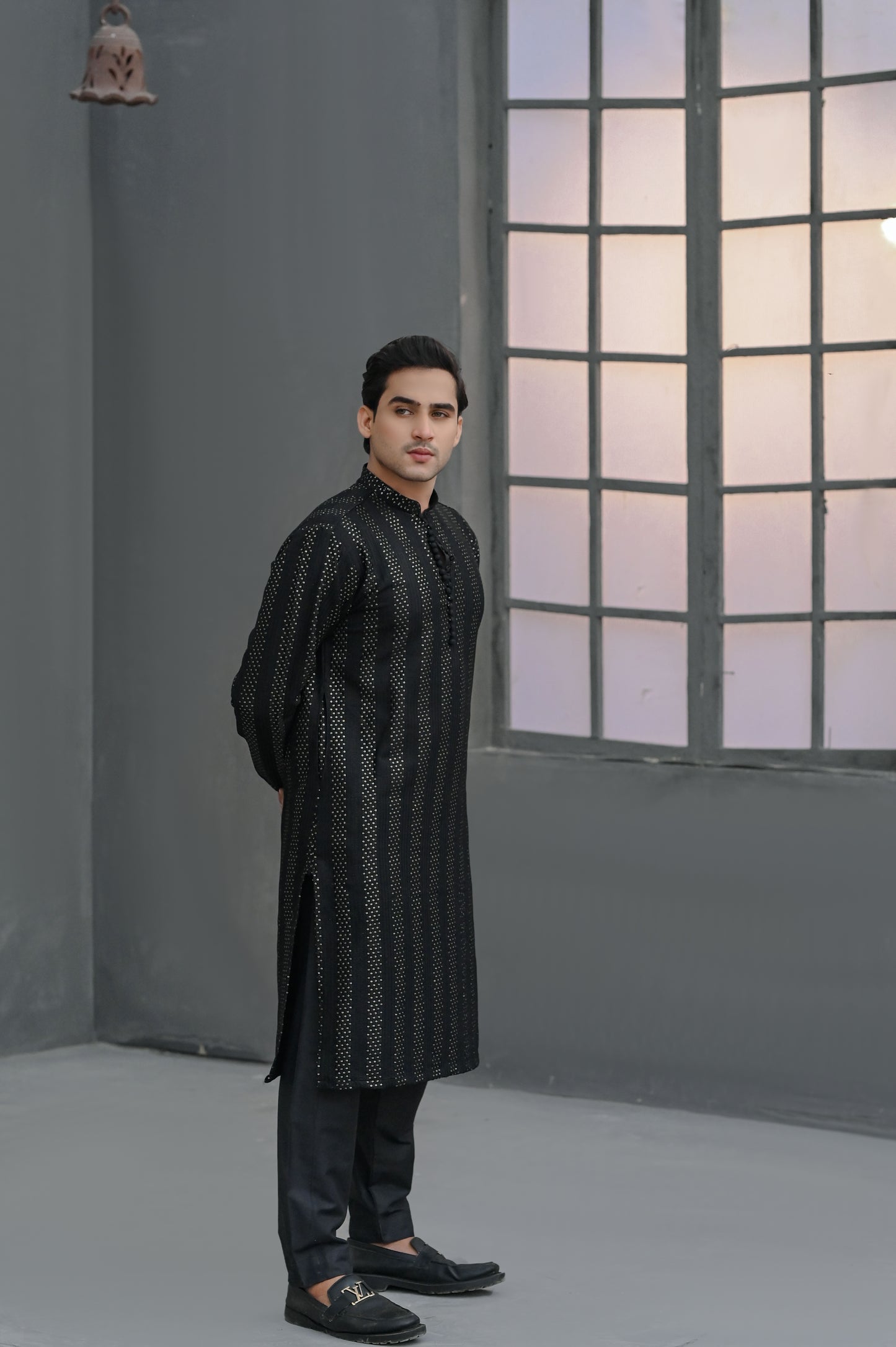Raheel Qadir – Black Embroidered Kurta Pajama