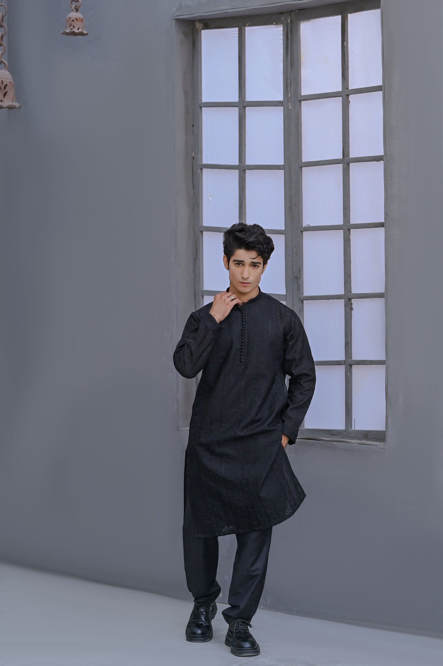 Raheel Qadir – Black Embroidered Kurta Pajama