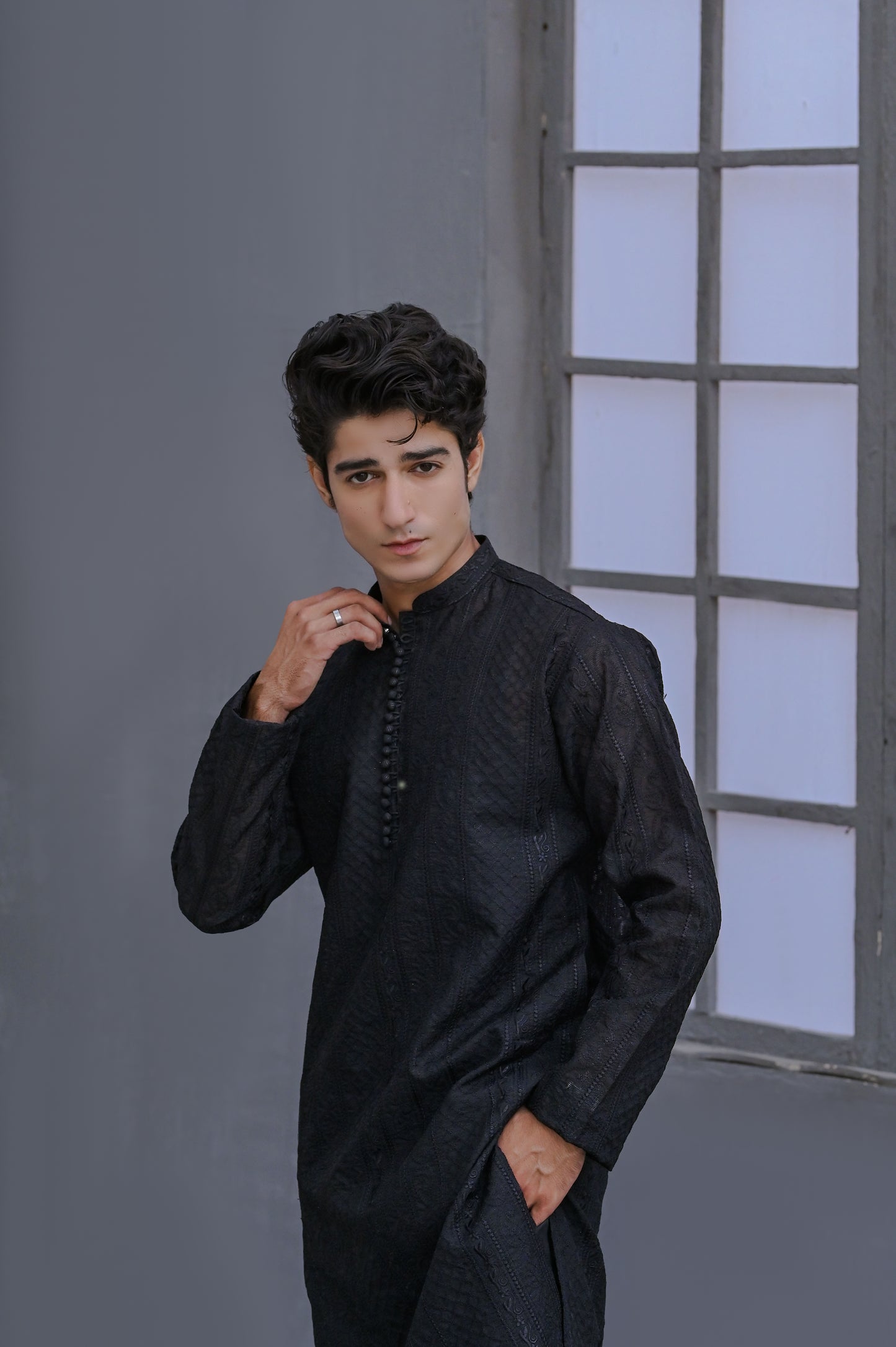 Raheel Qadir – Black Embroidered Kurta Pajama
