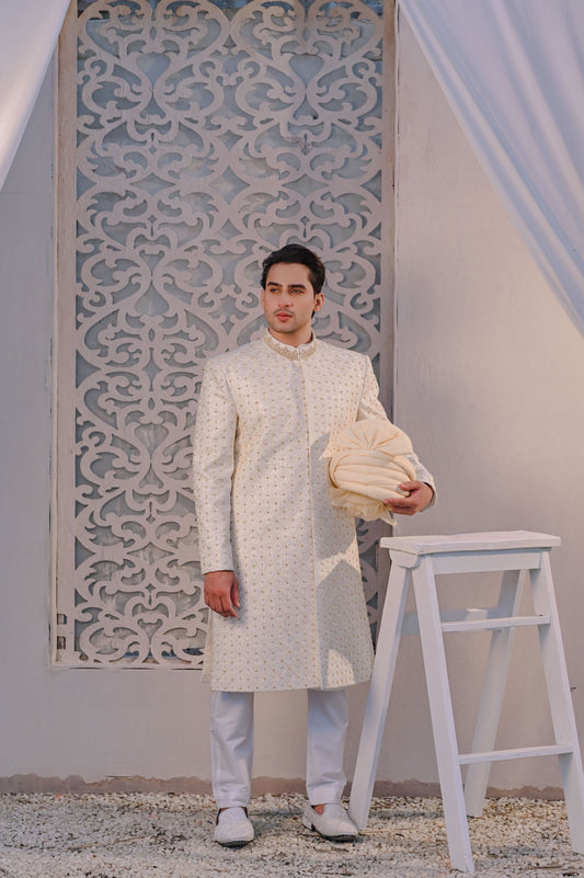 Raheel Qadir – Offwhite Embroidered Sherwani