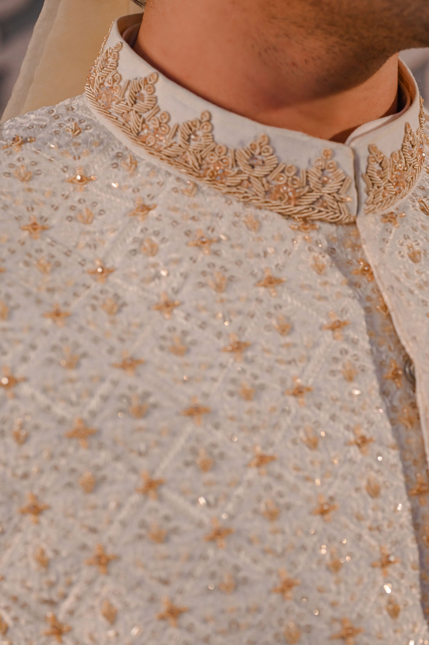 Raheel Qadir – Offwhite Embroidered Sherwani