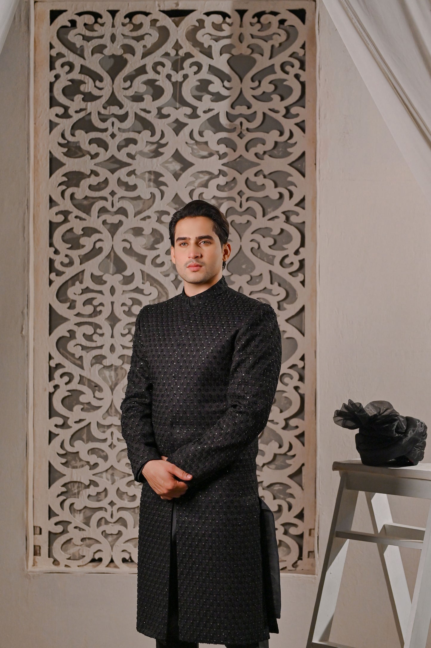Raheel Qadir – Black Embroidered Sherwani