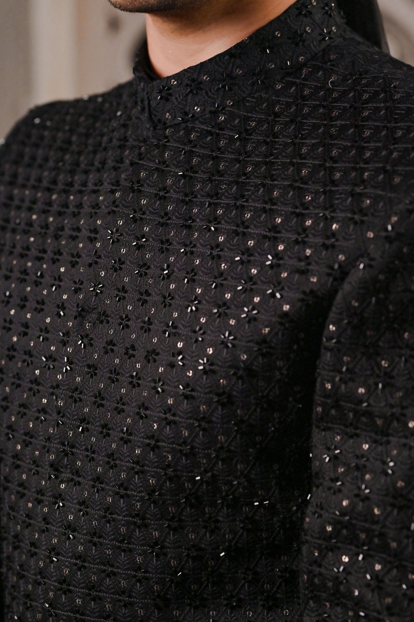 Raheel Qadir – Black Embroidered Sherwani