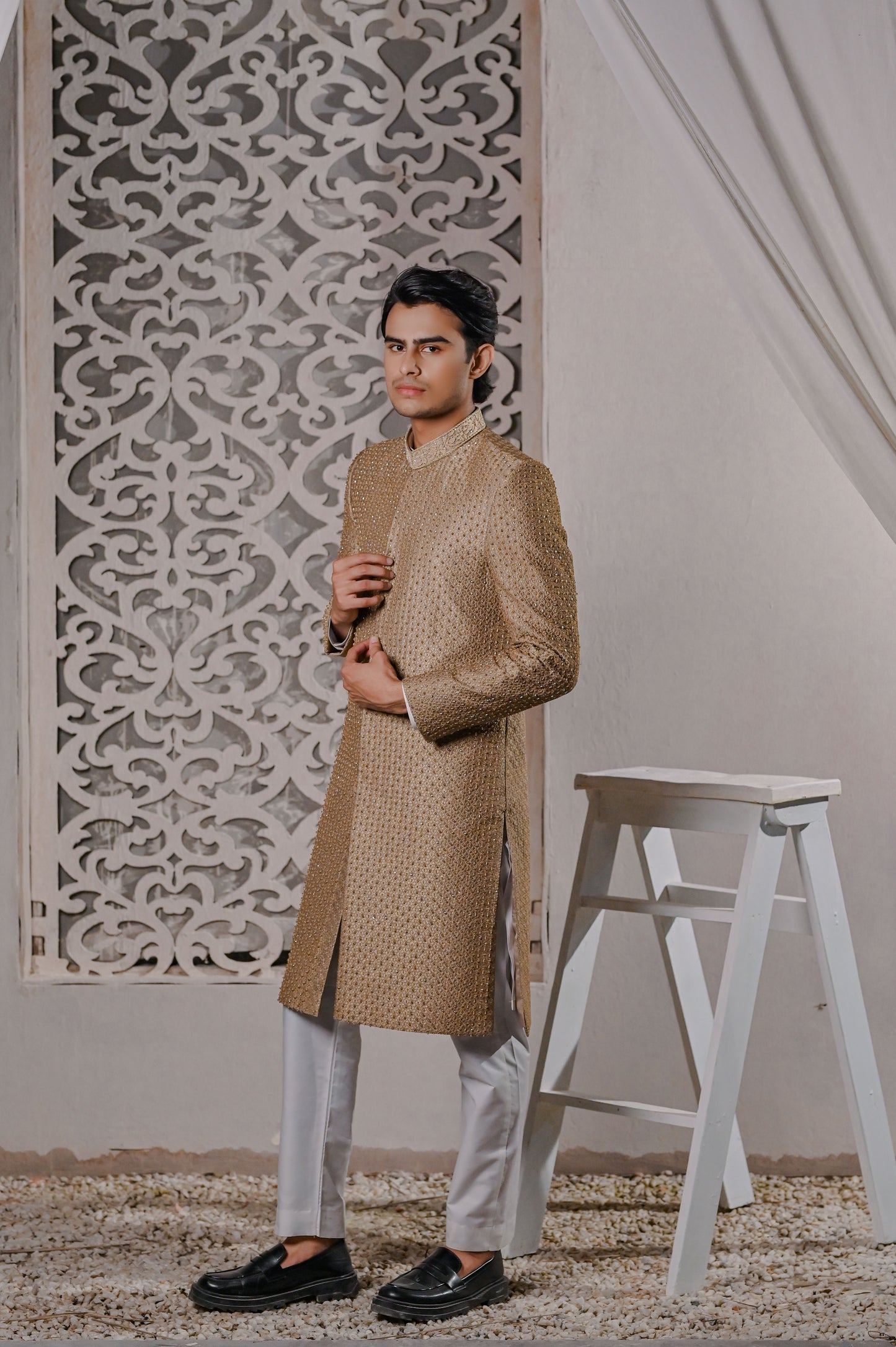 Raheel Qadir – Golden Embroidered Sherwani