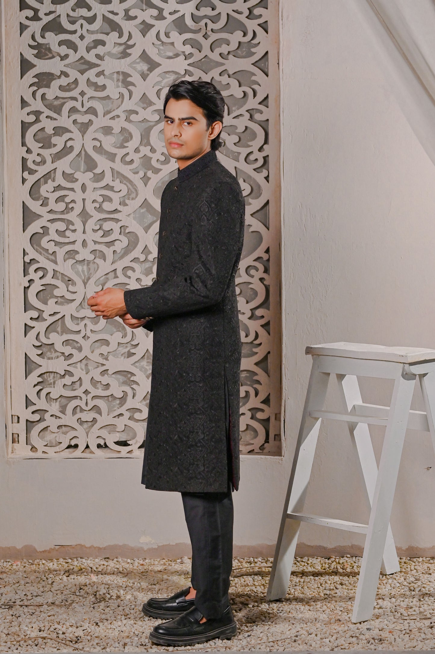 Raheel Qadir – Classic Black Sherwani