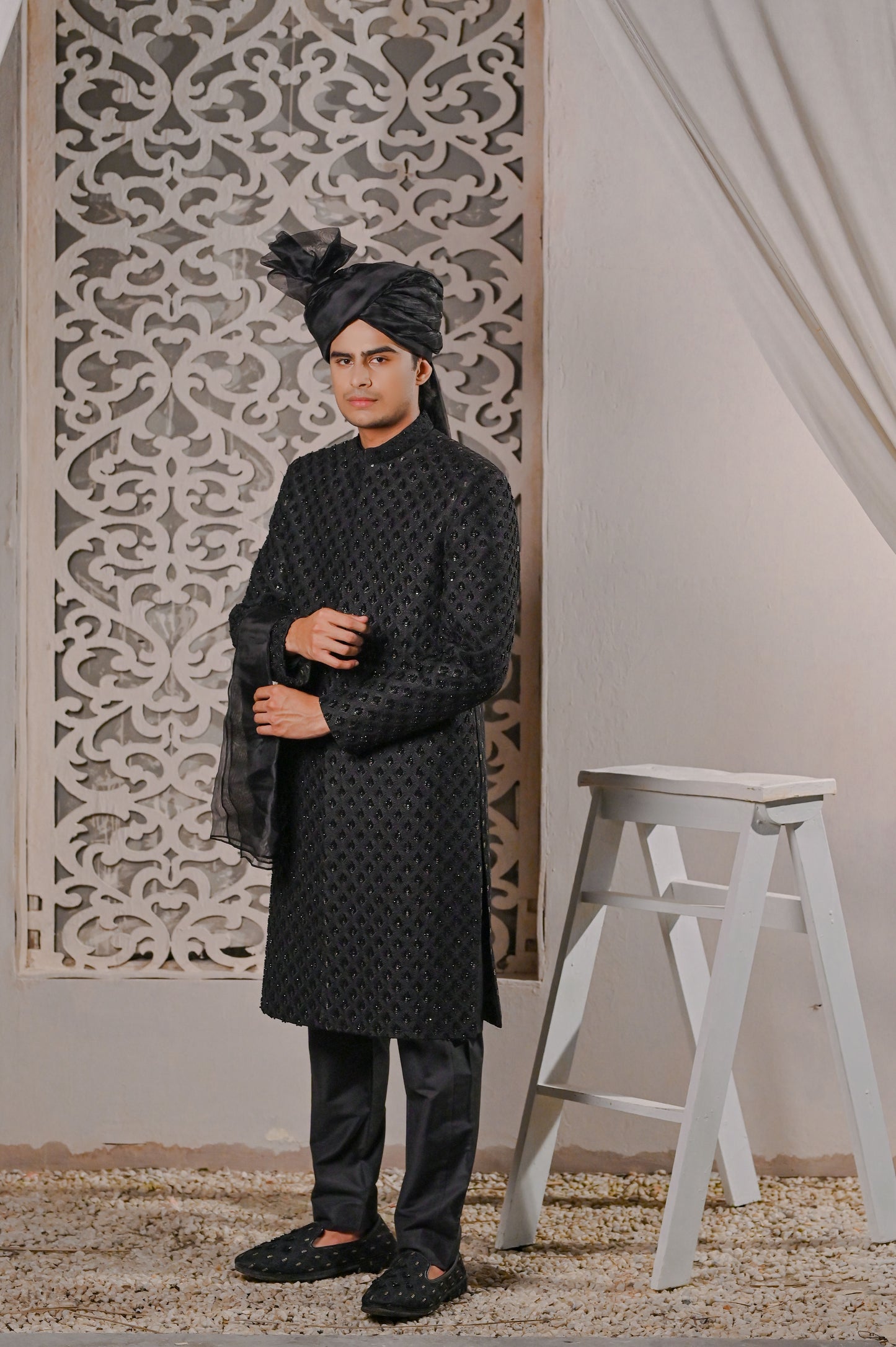 Raheel Qadir – Black Sherwani