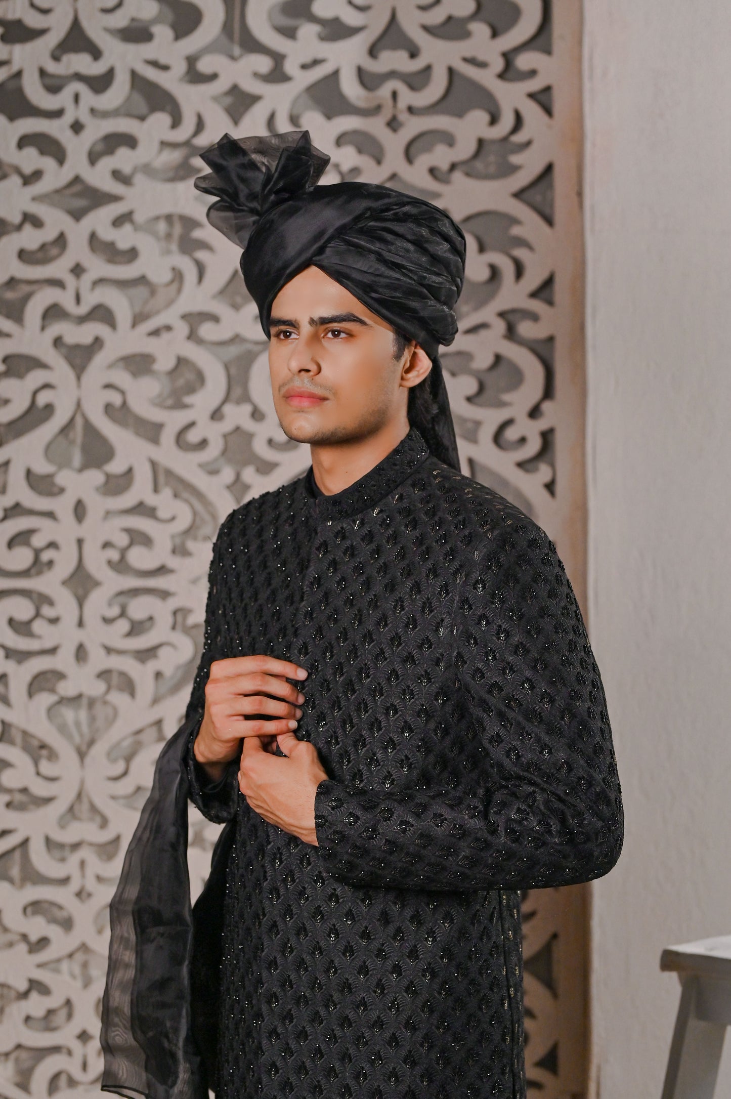 Raheel Qadir – Black Sherwani