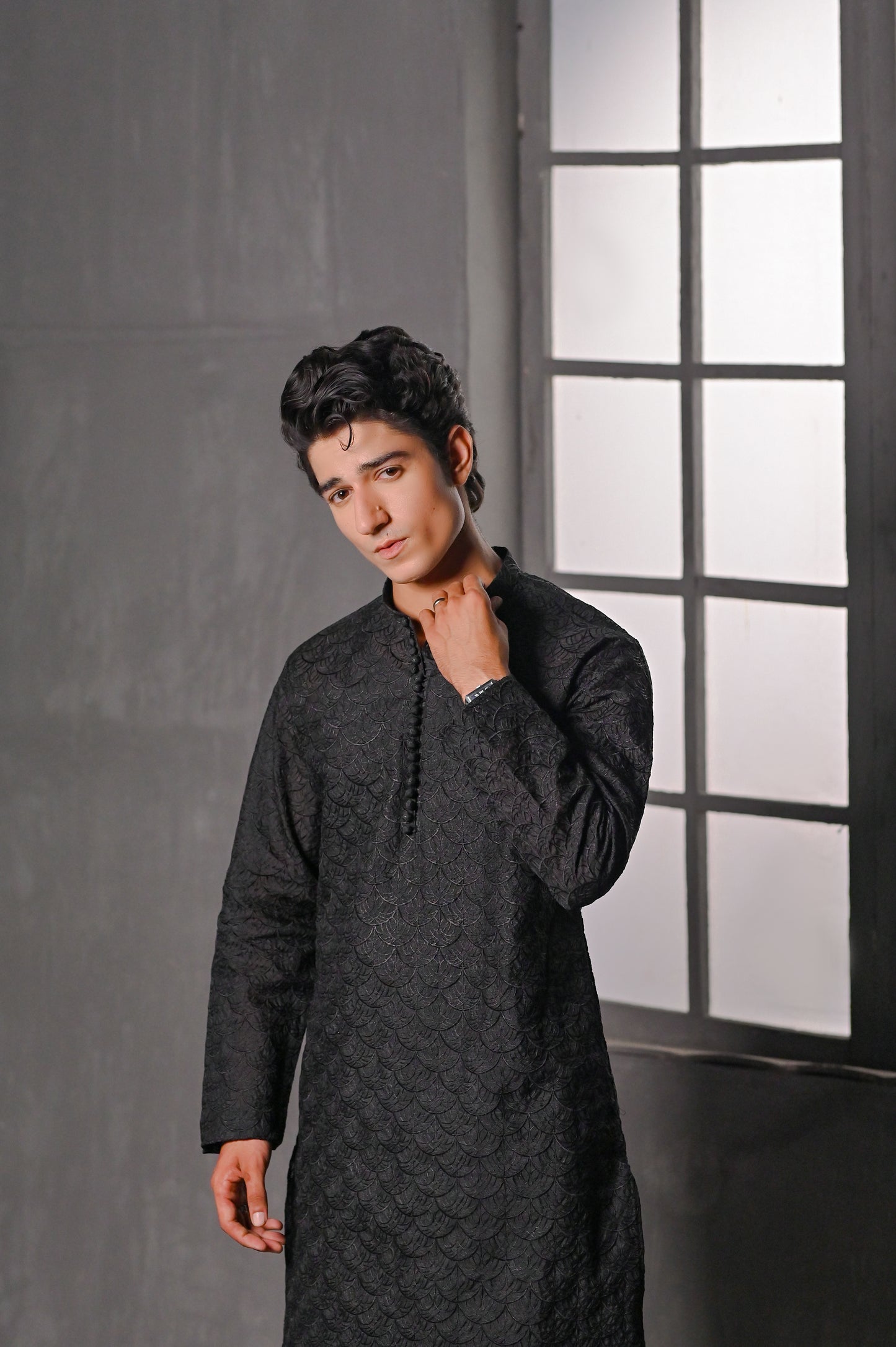 Raheel Qadir – Black Embroidered Kurta Pajama