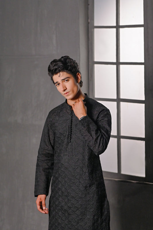 Raheel Qadir – Black Embroidered Kurta Pajama