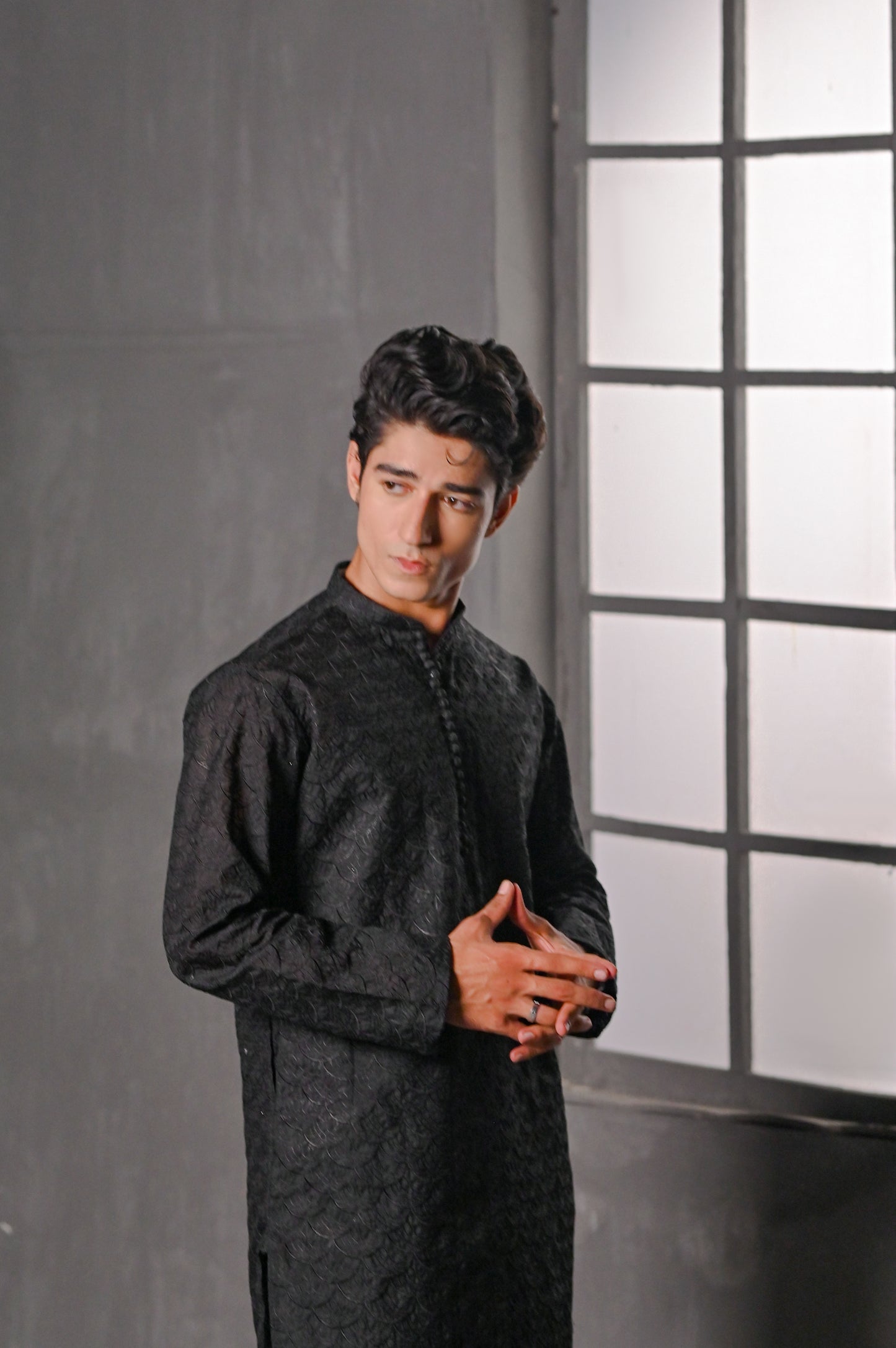 Raheel Qadir – Black Embroidered Kurta Pajama
