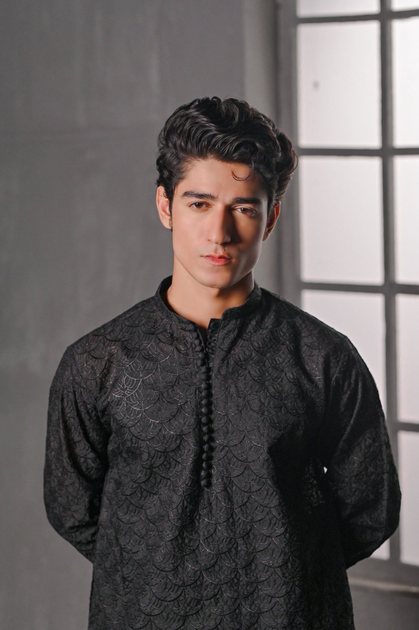 Raheel Qadir – Black Embroidered Kurta Pajama