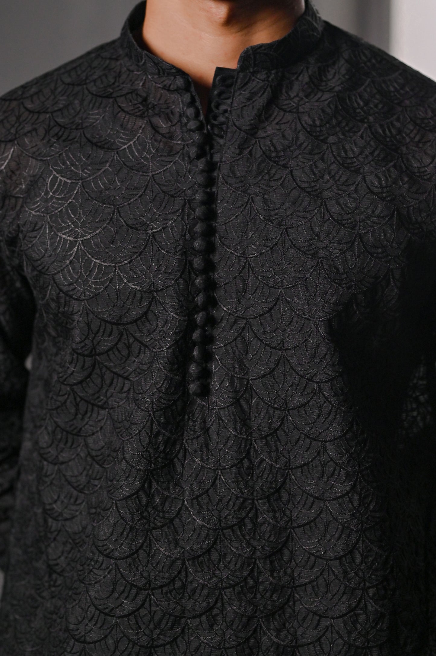 Raheel Qadir – Black Embroidered Kurta Pajama